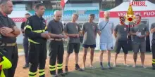 Venezuela, il briefing dei Vigili del Fuoco a La Guaira prima di tornare tra le macerie