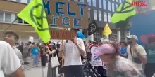 Bruxelles, proteste contro le celebrazioni per i 250 anni dellIndipendenza Usa