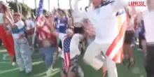 Mondiali 2026, Usa agli ottavi e i tifosi festeggiano: c&egrave; chi alza gi&agrave; la coppa