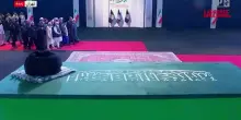 Iran, a Teheran esposto il feretro di Ali Khamenei