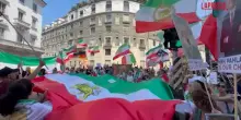 4 luglio, iraniani al consolato Usa a Milano: "Anche noi cerchiamo libert&agrave;"