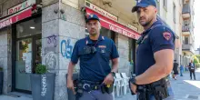 Uomo accoltellato a Milano, l&rsquo;aggressore agli inquirenti: &ldquo;Mi sono divertito, lo rifaccio appena esco&rdquo;
