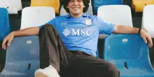 Napoli: presentata la maglia &ldquo;home&rdquo; del centenario, la indossa anche Maradona