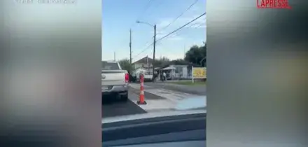 Usa, agente dellICE uccide un uomo a Houston: le immagini