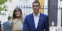 Spagna, giudice giustifica il ritiro del passaporto alla moglie di Sanchez citando il caso Craxi