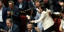 Governo battuto alla Camera sulla legge elettorale, le opposizioni esultano: le foto