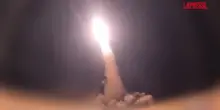 Iran risponde agli Usa: diffuse le immagini del lancio di missili