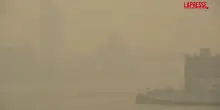Incendi in Canada, il fumo arriva fino a New York: Manhattan avvolta dalla "nebbia"
