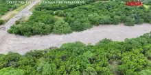 Usa, inondazioni improvvise in Texas: la strada interrotta da un fiume di fango