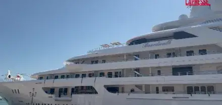 Venezia, arrivato il mega yacht dellambasciatore americano Tilman Fertitta