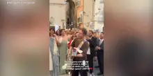 Alfa canta per una coppia di sposi a Bari: il video &egrave; virale