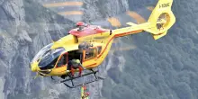 Massa-Carrara, frana in montagna: scalatore precipita per 35 metri