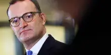 Germania, Jens Spahn si dimette da capogruppo della Cdu dopo il caso maternit&agrave; surrogata