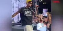 Fanatics Fest, Justin Bieber sale sul palco per unesibizione a sorpresa
