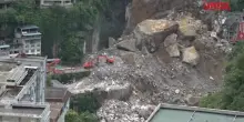 Cina, frana devastante a Chongqing: le operazioni di soccorso tra le macerie