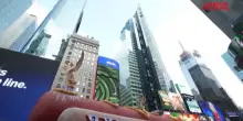 New York, maxi hot dog a Times Square per i 250 anni dindipendenza USA