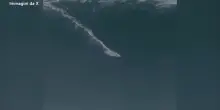 Portogallo, il surfista Sebastian Steudtner cavalca onda di 26,2 metri: &egrave; record