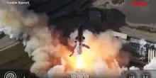 SpaceX lancia in orbita Starship: la partenza e il rientro del razzo tra gli applausi