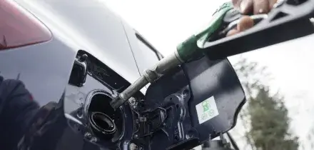 Prezzi carburanti ancora su, il diesel self service a 2,184 euro