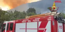 Incendio a Peschici, ancora in corso lo spegnimento delle fiamme