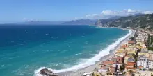 Varigotti, chiamano per gli schiamazzi e arriva la Locale ma sono bambini