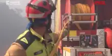 Incendi in Spagna, vigili del fuoco in difficolt&agrave; a contenere le fiamme nella provincia di Castellon