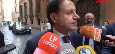 M5s, Conte risponde a Grillo: "Perso identit&agrave;? Lui diceva che Draghi era grillino"