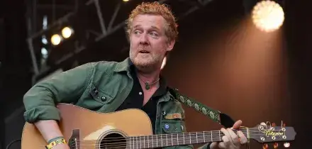 Glen Hansard, morto in un incidente in moto il cantautore premio Oscar