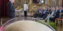 Mattarella alla cerimonia del Ventaglio: &ldquo;Tensioni elettorali non distolgano dai problemi&rdquo;