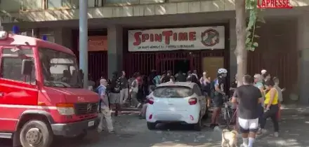 Roma: principio di incendio allo Spin Time Labs, le immagini del luogo del rogo