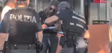 Campi nomadi, blitz della polizia in cinque citt&agrave;: 10 arresti