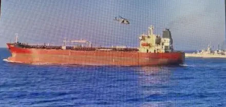 Marina italiana abborda nave della &lsquo;flotta ombra&rsquo; russa
