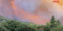 Grecia, incendi fuori controllo: evacuate centinaia di persone vicino ad Atene