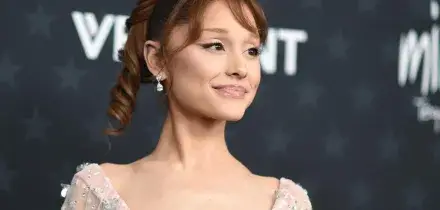 Ariana Grande annuncia un lungo stop: ecco perch&eacute;