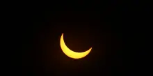 Eclissi solare, i rischi per la vista e come osservarla in sicurezza