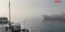 Turchia, fitta nebbia a Istanbul: sul Bosforo parzialmente sospesi i traghetti