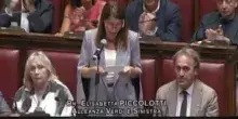 Caso Delmastro, deputati Avs bendati in aula: "Non chiudere gli occhi agli italiani"