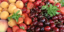 Acqua, frutta e verdura alleati contro il caldo: la guida dell&rsquo;Iss