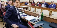 Covid, scontro Conte-Jc su mascherine. La societ&agrave;: &ldquo;Rinunci a immunit&agrave;&rdquo;