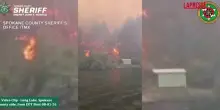 Usa, incendio nella contea di Spokane: linferno di fuoco sulle rive del fiume