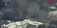 Usa, vasto incendio in Massachusetts