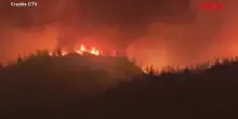 Canada, incendio nella Columbia Britannica: 20mila sfollati e dichiarato lo stato di emergenza