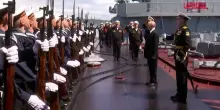 Russia, Putin sale sulla nave da guerra Varyag: &ldquo;La Nato si sta infiltrando nella regione Asia-Pacifico&rdquo;