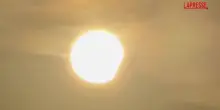 Eclissi solare, a Milano occhi al cielo: inizia loscuramento