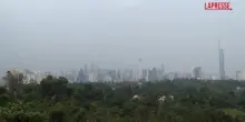 Malesia, Kuala Lumpur avvolta dalla foschia: sono i fumi degli incendi in Indonesia