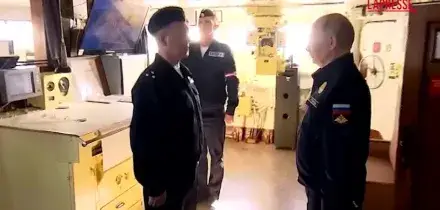 Russia-Giappone, Putin visita le isole Curili contese e assiste alle esercitazioni militari nel Pacifico