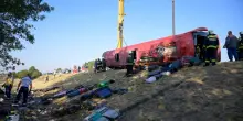 Ungheria, si ribalta bus di turisti polacchi: 12 morti e 10 feriti
