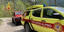Trentino, precipita sotto gli occhi della moglie: morto 50enne