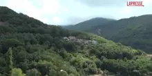 Cosenza, ritrovato l&rsquo;ultraleggero disperso: i soccorritori sul luogo dell&rsquo;incidente