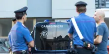 Cattolica, si getta in mare con la moglie in auto: fermato per tentato omicidio